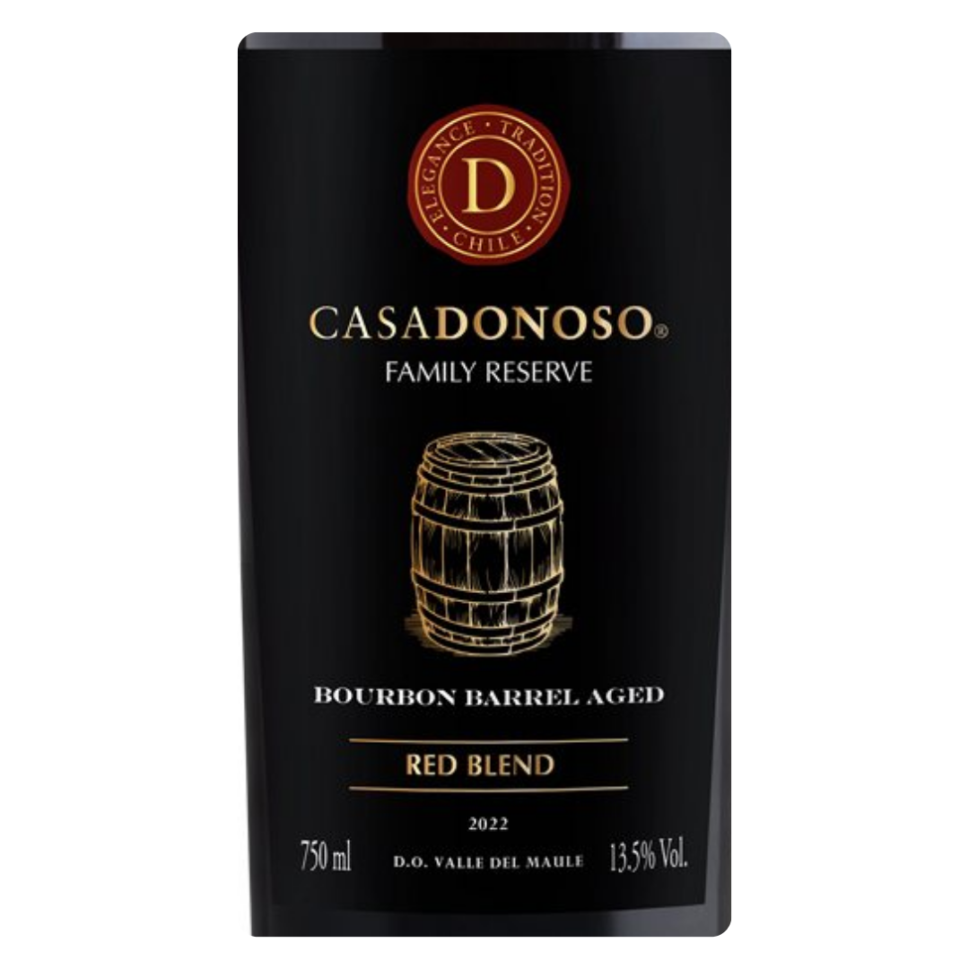 Close-up do rótulo do vinho Casa Donoso Bourbon Barrel Aged Cabernet Sauvignon 750ml, mostrando o nome da vinícola, a variedade de uva e a menção especial ao envelhecimento em barricas de Bourbon.
