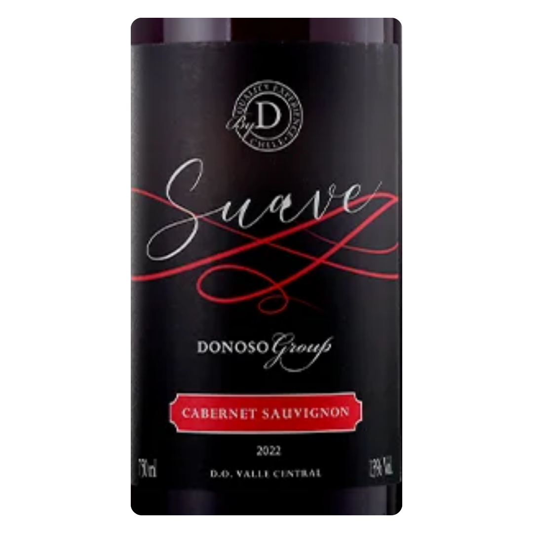 Close-up do rótulo do vinho Casa Donoso Suave Cabernet Sauvignon 750ml, mostrando o nome da vinícola, a variedade de uva e a menção especial ao estilo "Suave".