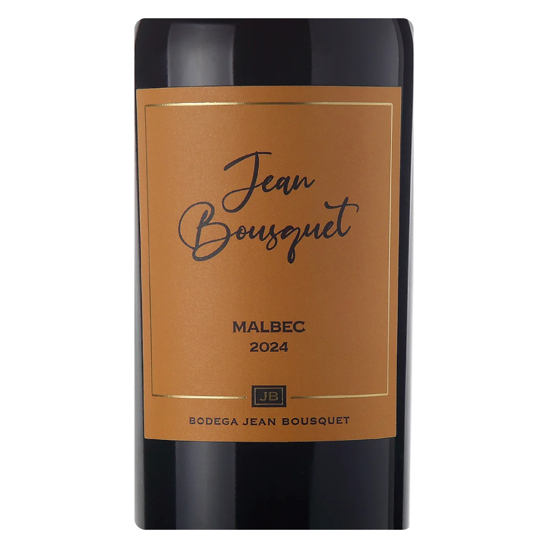 Close-up do rótulo do vinho Jean Bousquet Malbec 750ml, mostrando o nome da vinícola, a variedade Malbec e a menção ao Vale do Uco, Mendoza.