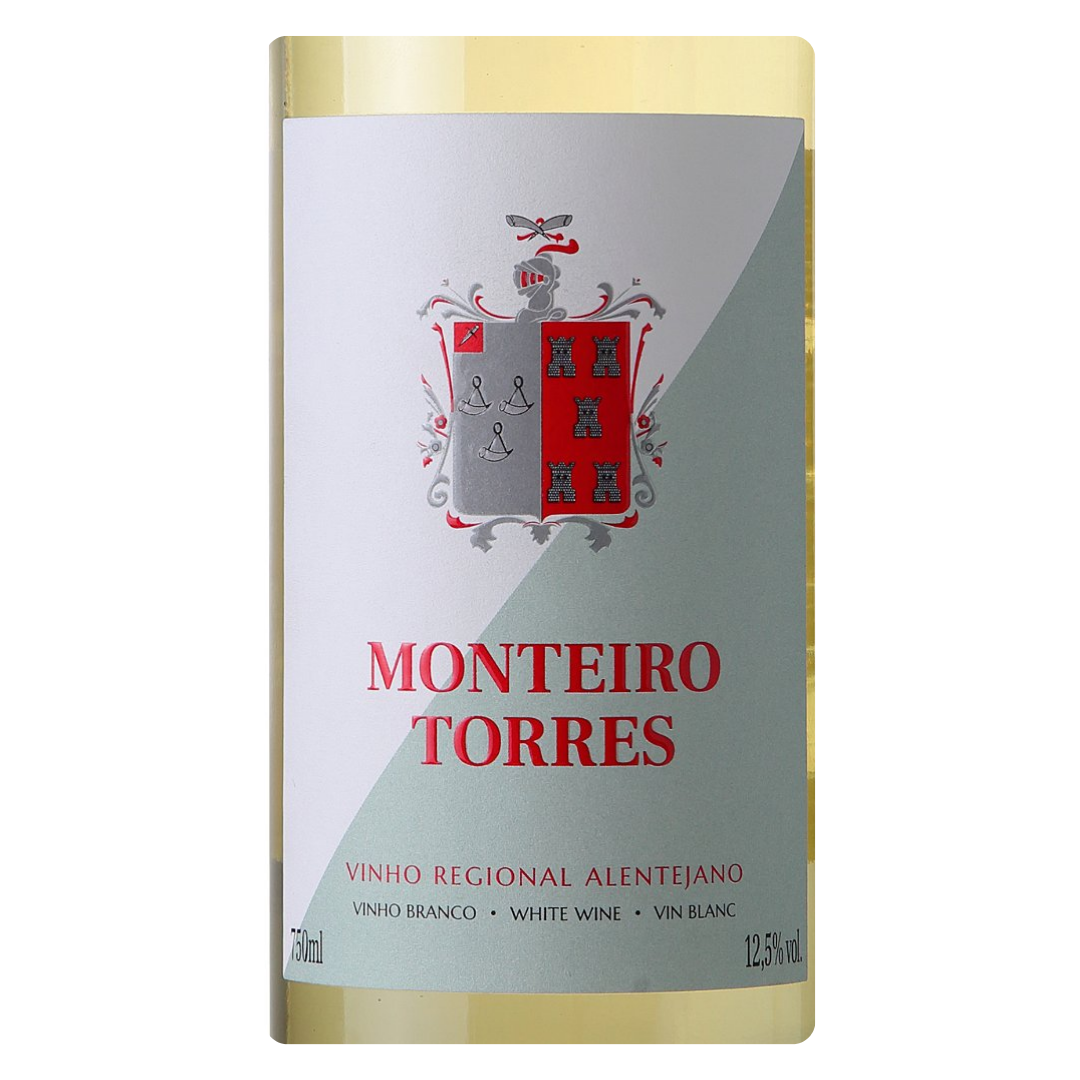 Close-up do rótulo do vinho Monteiro Torres Branco 750ml da Ségur Estates, mostrando o nome da vinícola e a denominação.
