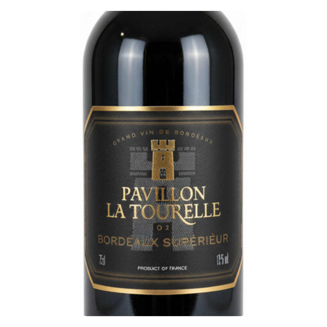Detalhe do rótulo do vinho Pavillon La Tourelle Bordeaux Supérieur 2019, mostrando a apelação de origem controlada e a safra.