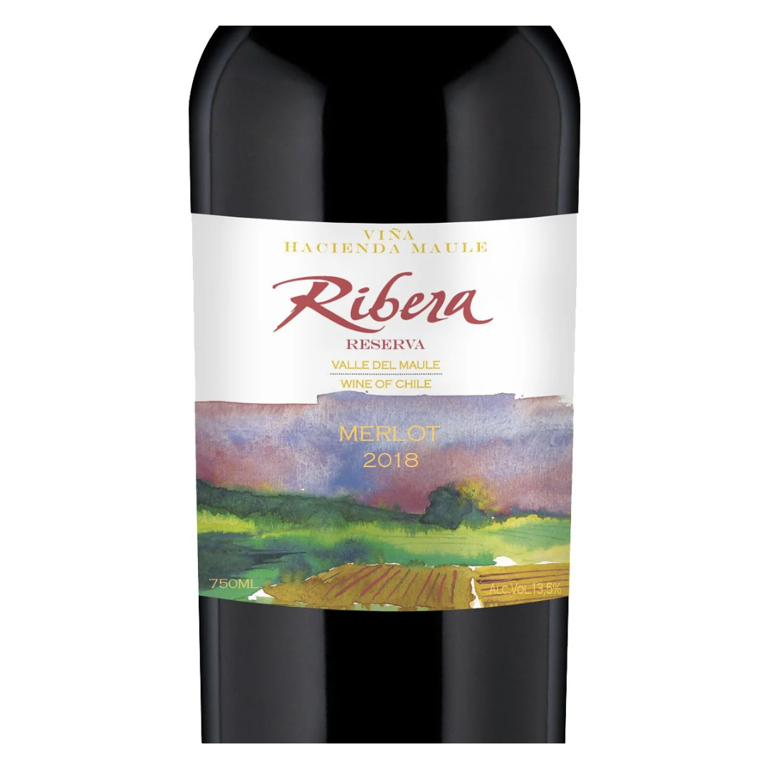 Close-up do rótulo do vinho Ribera Reserva Merlot, mostrando o nome da vinícola, a uva e a denominação Reserva.
