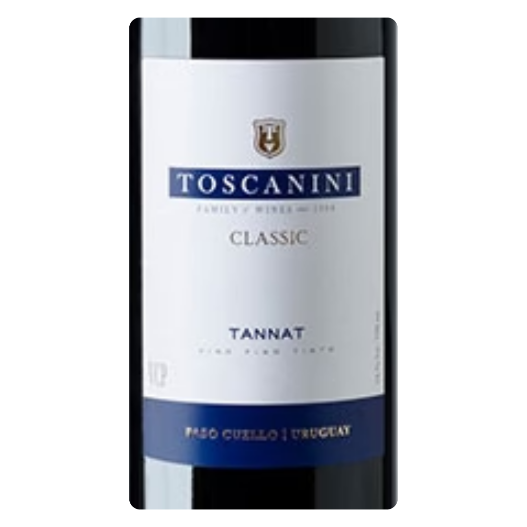 Close-up do rótulo do vinho Toscanini Classic Tannat 750ml, mostrando o nome da Bodega Juan Toscanini e a denominação Paso Cuello.