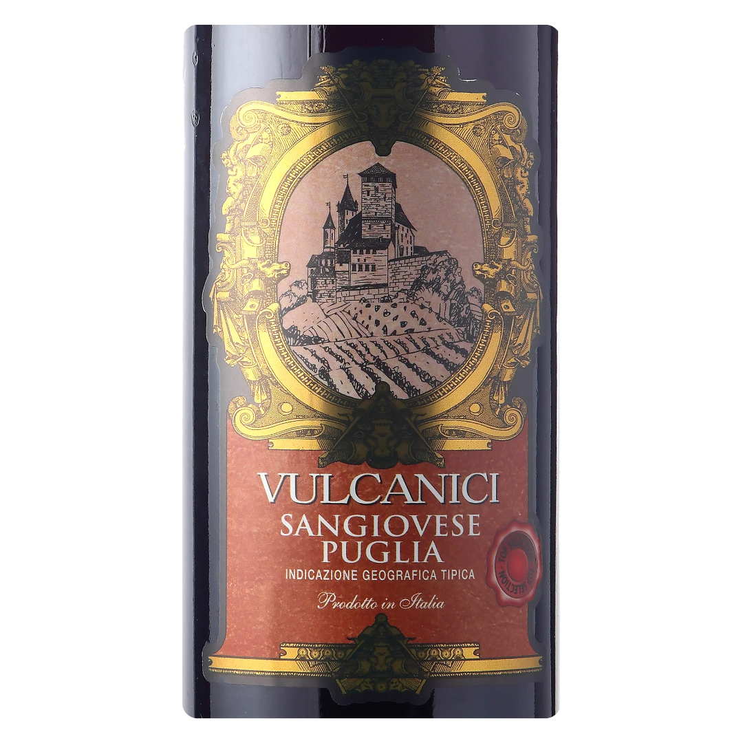 Close-up do rótulo do vinho Vulcanici Sangiovese Puglia IGT 750ml, mostrando o nome da vinícola e a denominação.