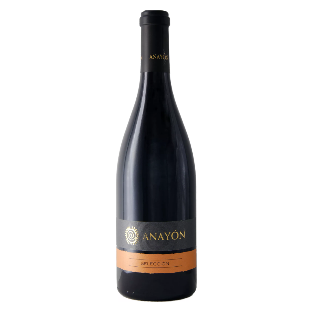 Garrafa do vinho tinto espanhol Anayón Selección D.O. Cariñena, blend encorpado da Bodega Grandes Vinos, destacando o rótulo elegante e a cor rubi profunda.