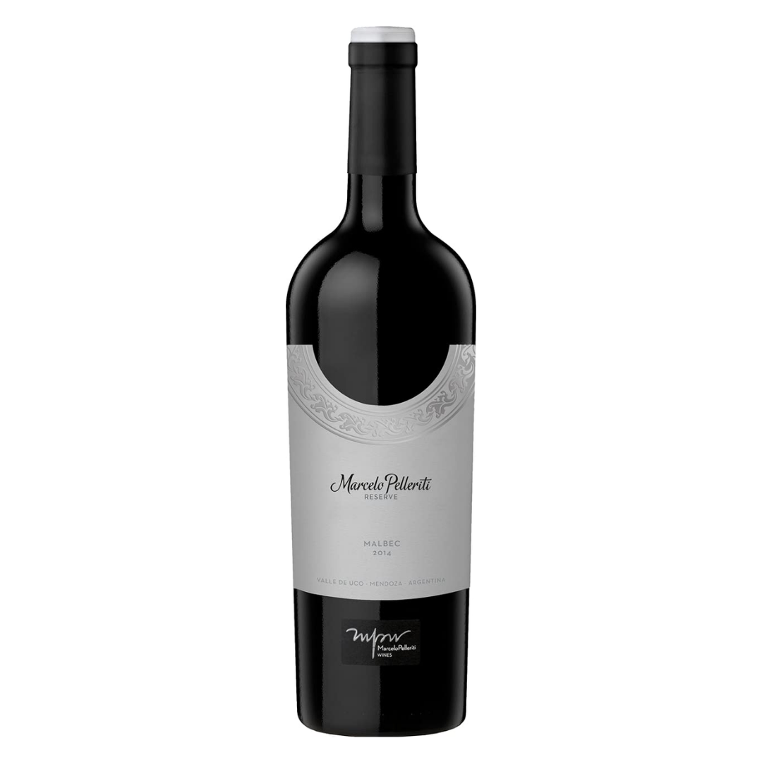 Garrafa do vinho tinto argentino Pelleriti Reserve Malbec Signature em fundo branco, destacando o rótulo frontal e a assinatura do enólogo