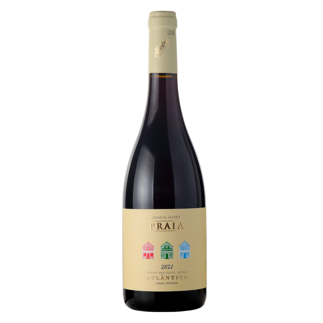 Garrafa do vinho tinto Aleixo Família Praia 2021 750ml da Aleixo Family Wines, da Beira Atlântico, Bairrada, Portugal, em fundo branco com destaque para o rótulo frontal.