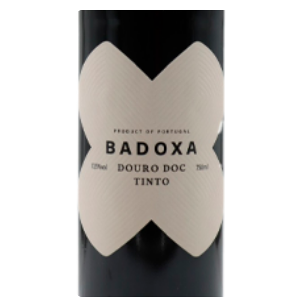 Close-up do rótulo do vinho Badoxa Douro Colheita com foco em tipografia elegante, origem Douro Portugal, e detalhes que comunicam autenticidade e tradição.