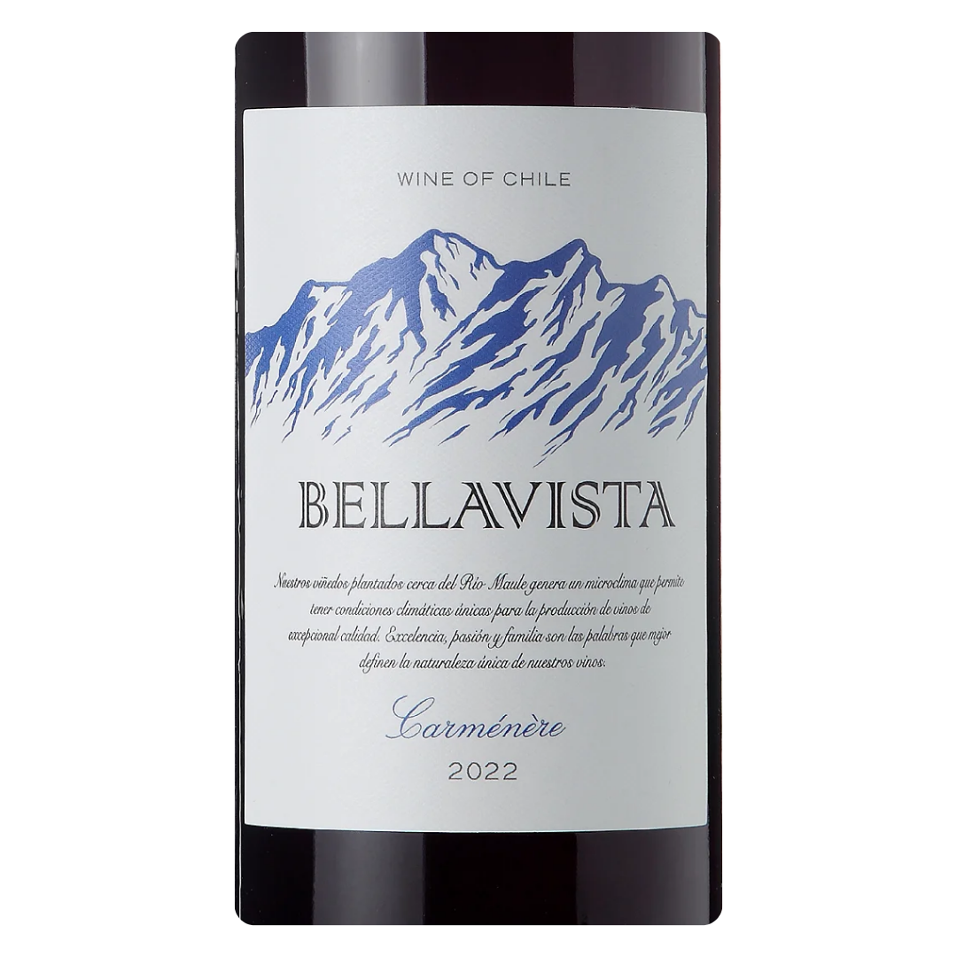 Close-up do rótulo do vinho Bellavista Carmenere, mostrando o nome da vinícola Bellavista, a uva Carmenere e a região do Valle del Maule.