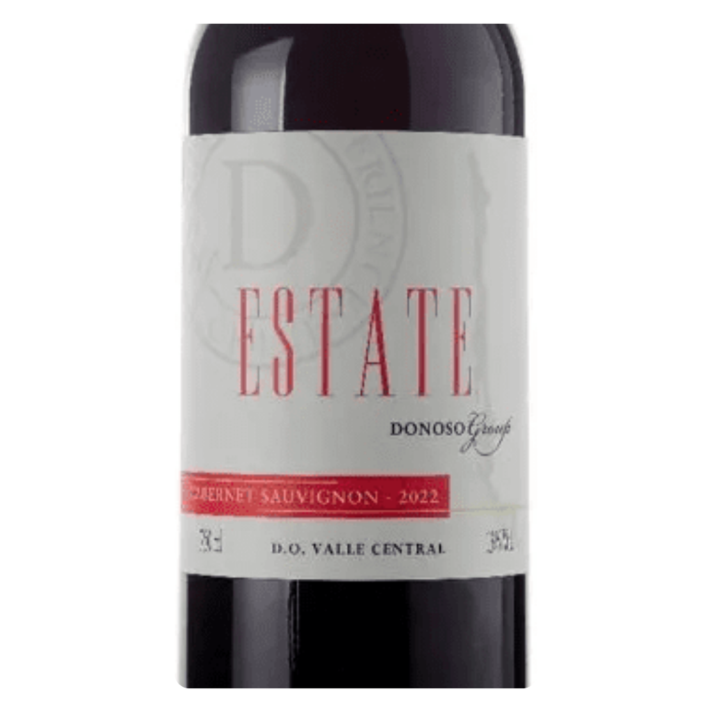 Close-up do rótulo do vinho Casa Donoso Group Estate Cabernet Sauvignon, mostrando o nome da vinícola chilena, a variedade da uva e a região do Vale do Maule