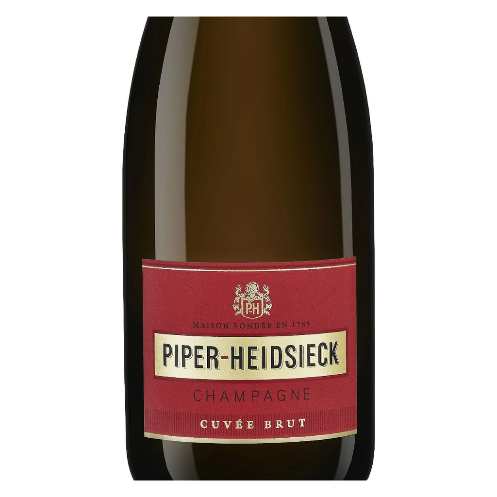Close no rótulo vermelho e dourado do Piper-Heidsieck Cuvée Brut.