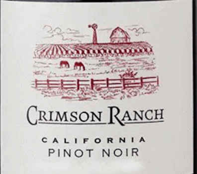 Close-up do rótulo do Crimson Ranch Pinot Noir, mostrando a uva Pinot Noir, a origem Califórnia, EUA e o volume de 750ml.