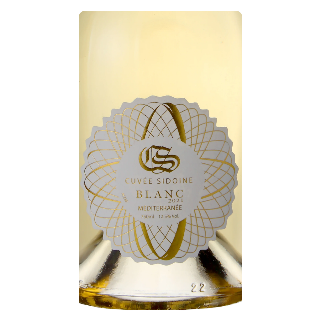 Close-up do rótulo do vinho Cellier Saint Sidoine Cuvée Sidoine, mostrando o nome do vinho, as uvas Chardonnay e Viognier, e a safra 2023.