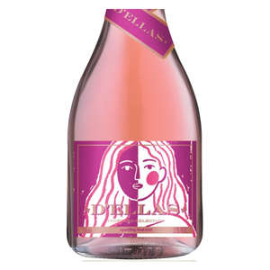 Close-up do rótulo do Espumante D'ELLAS Brut Rosé Maiara e Maraísa, mostrando o nome, a indicação "Brut Rosé" e as assinaturas das cantoras.