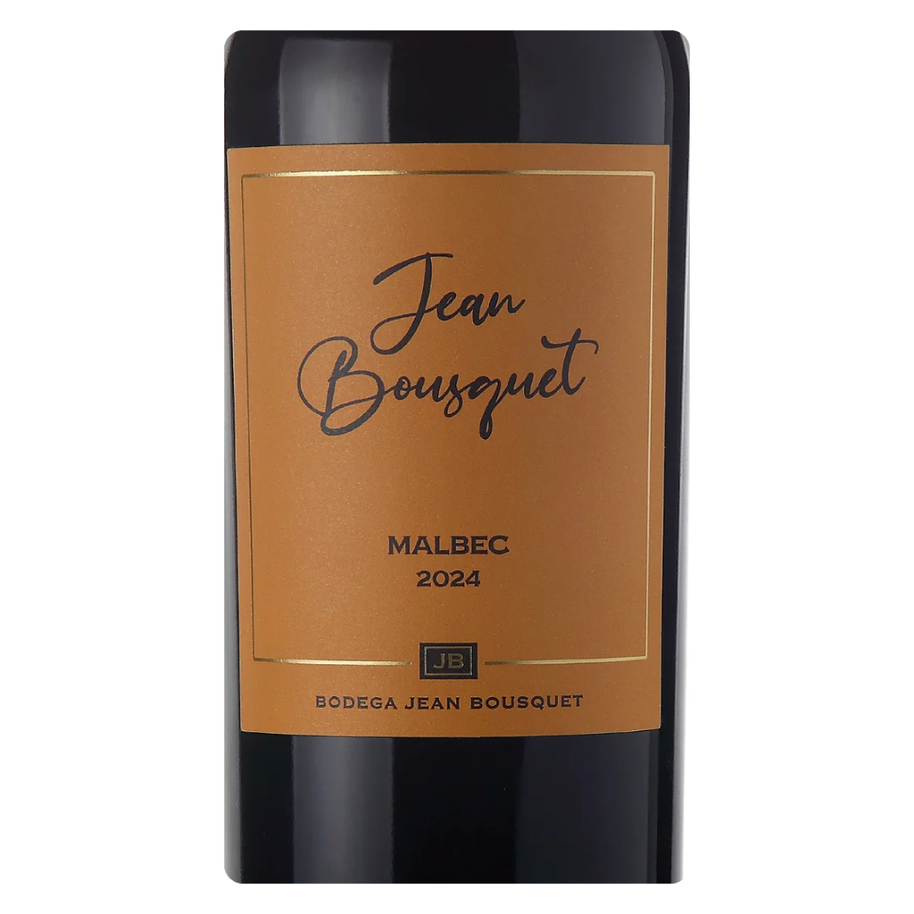 Close-up do rótulo do vinho Jean Bousquet Malbec 750ml, mostrando o nome da vinícola, a variedade Malbec e a menção ao Vale do Uco, Mendoza.
