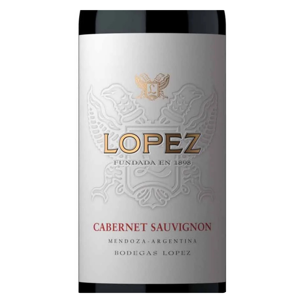 Close-up do rótulo do vinho López Cabernet Sauvignon, destacando a safra 2024 e a origem Mendoza.