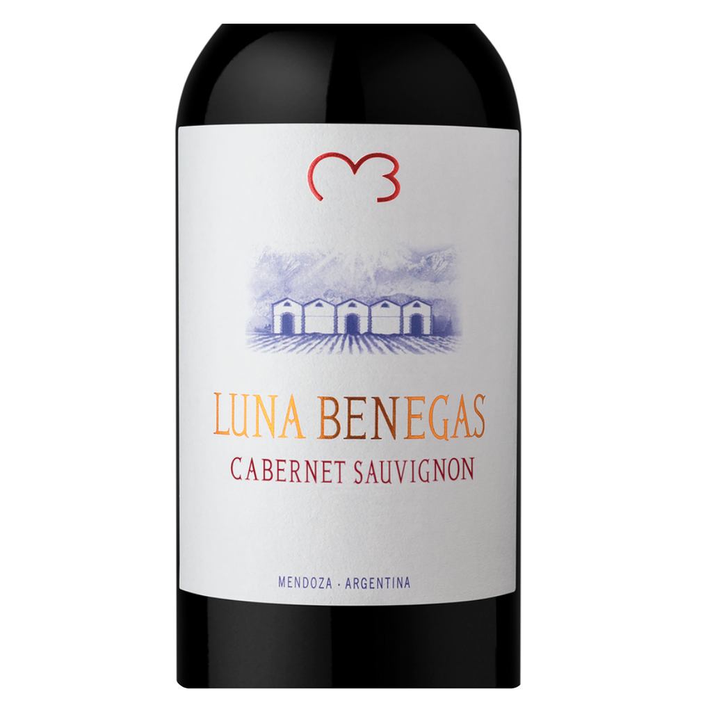 Close-up do rótulo do Luna Benegas Cabernet Sauvignon da Bodega Benegas, mostrando o nome Luna Benegas, a uva Cabernet Sauvignon, a origem Mendoza e a denominação Argentina.
