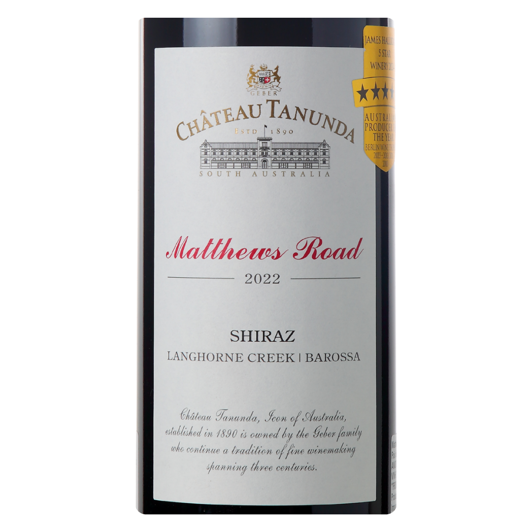 Close-up do rótulo do Matthews Road Shiraz, mostrando a linha Matthews Road da Château Tanunda, a uva Shiraz, a origem Langhorne Creek, Austrália Meridional, e o volume de 750ml.