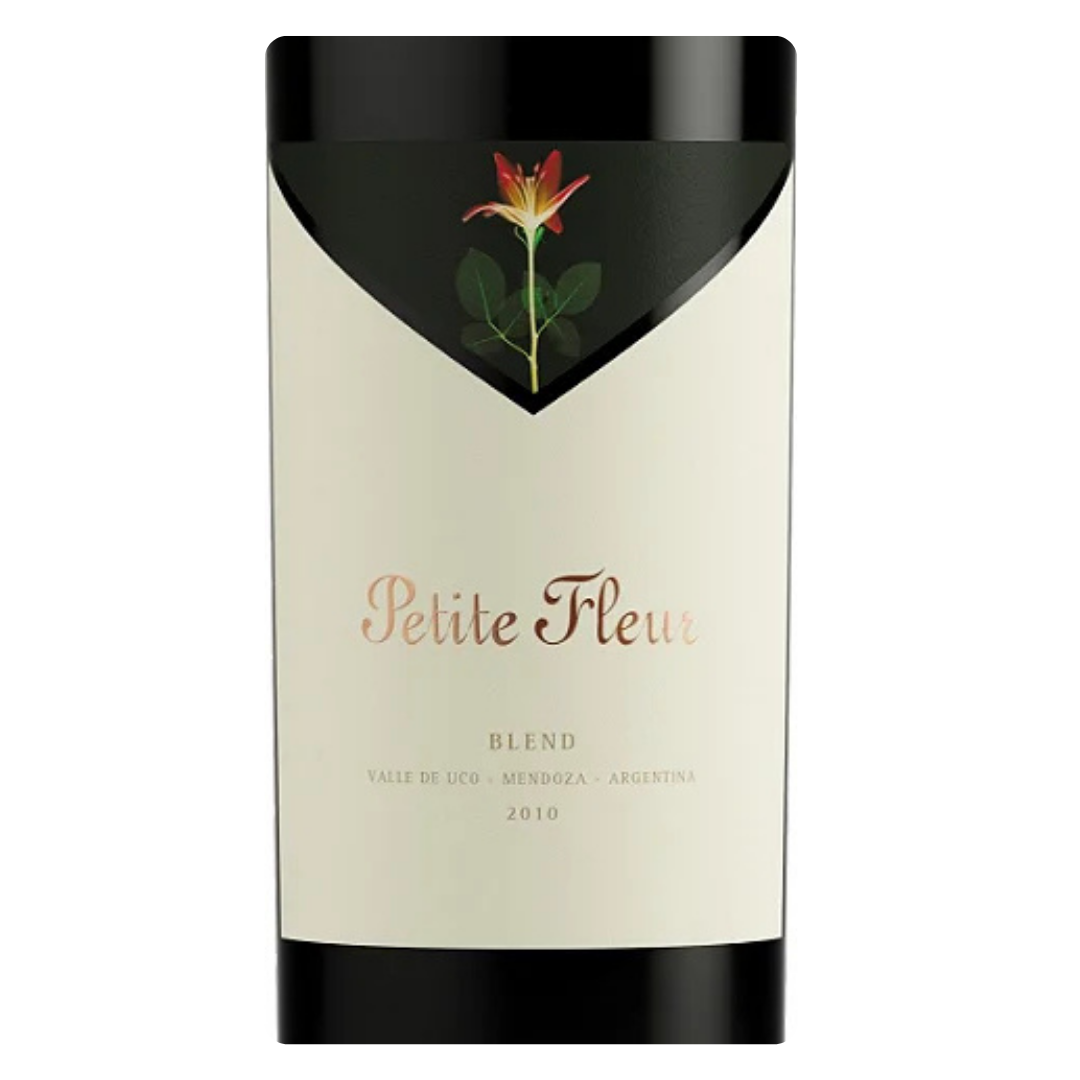 Detalhe do rótulo artístico do vinho Petite Fleur, destacando o nome do produtor e a origem Mendoza.