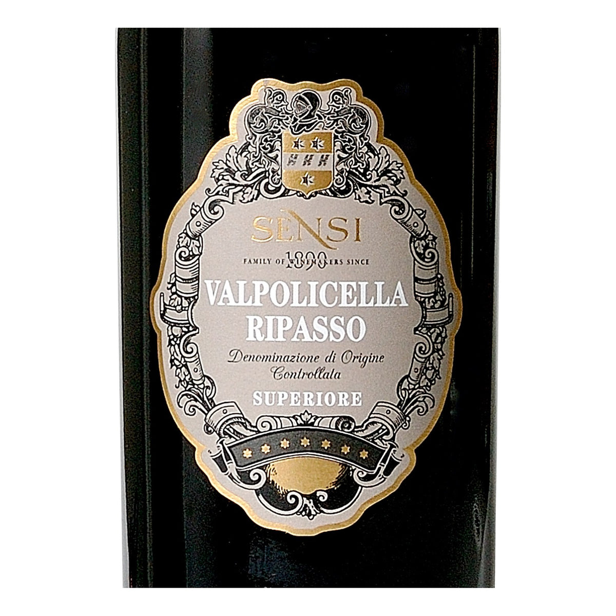 Close do rótulo Ripasso della Valpolicella DOC Superiore Sensi 2022, vinho tinto italiano produzido no Vêneto com Corvina e Rondinella, em garrafa de 750 ml.