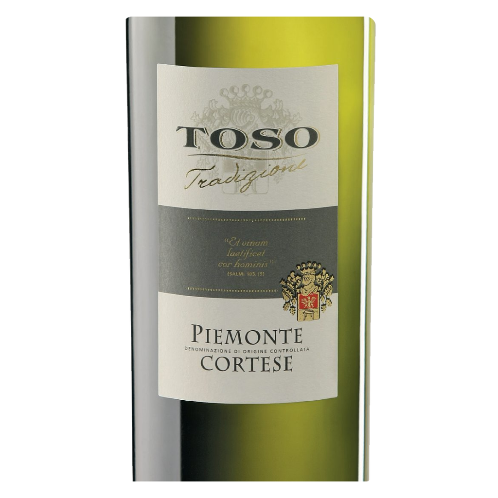 Close-up do rótulo do vinho Toso Piemonte Cortese, destacando a região do Piemonte e a marca Toso Tradizion.
