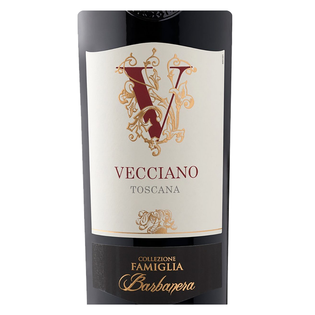 Close do rótulo do vinho Vecciano Toscana Rosso IGT Duca di Saragnano Barbanera, evidenciando o nome da tenuta, as castas Sangiovese e Cabernet Sauvignon, a denominação IGT Toscana e a premiação 99 Pontos Luca Maroni.
