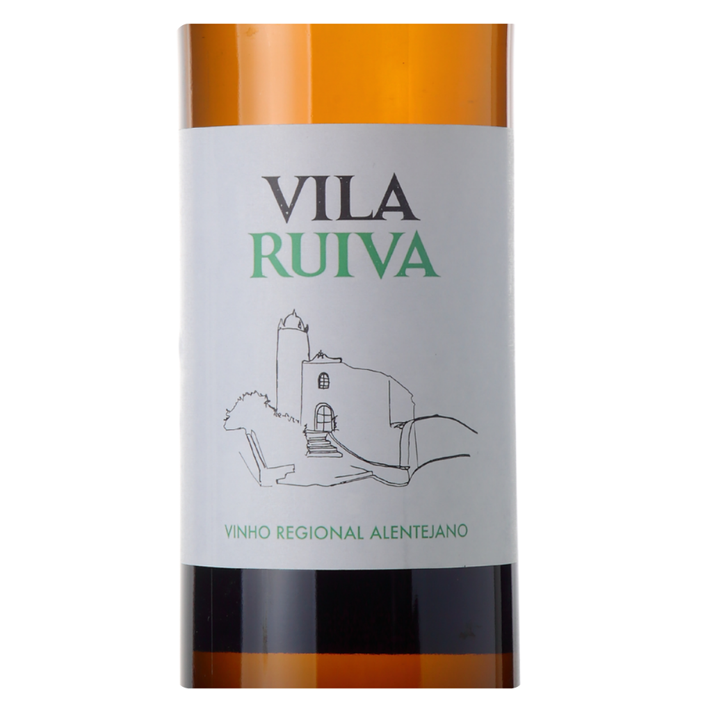 Close do rótulo do vinho branco Vila Ruiva Alentejano, evidenciando o nome da adega cooperativa de Vidigueira, a denominação Regional Alentejano e as castas Antão Vaz, Manteúdo, Perrum e Roupeiro.