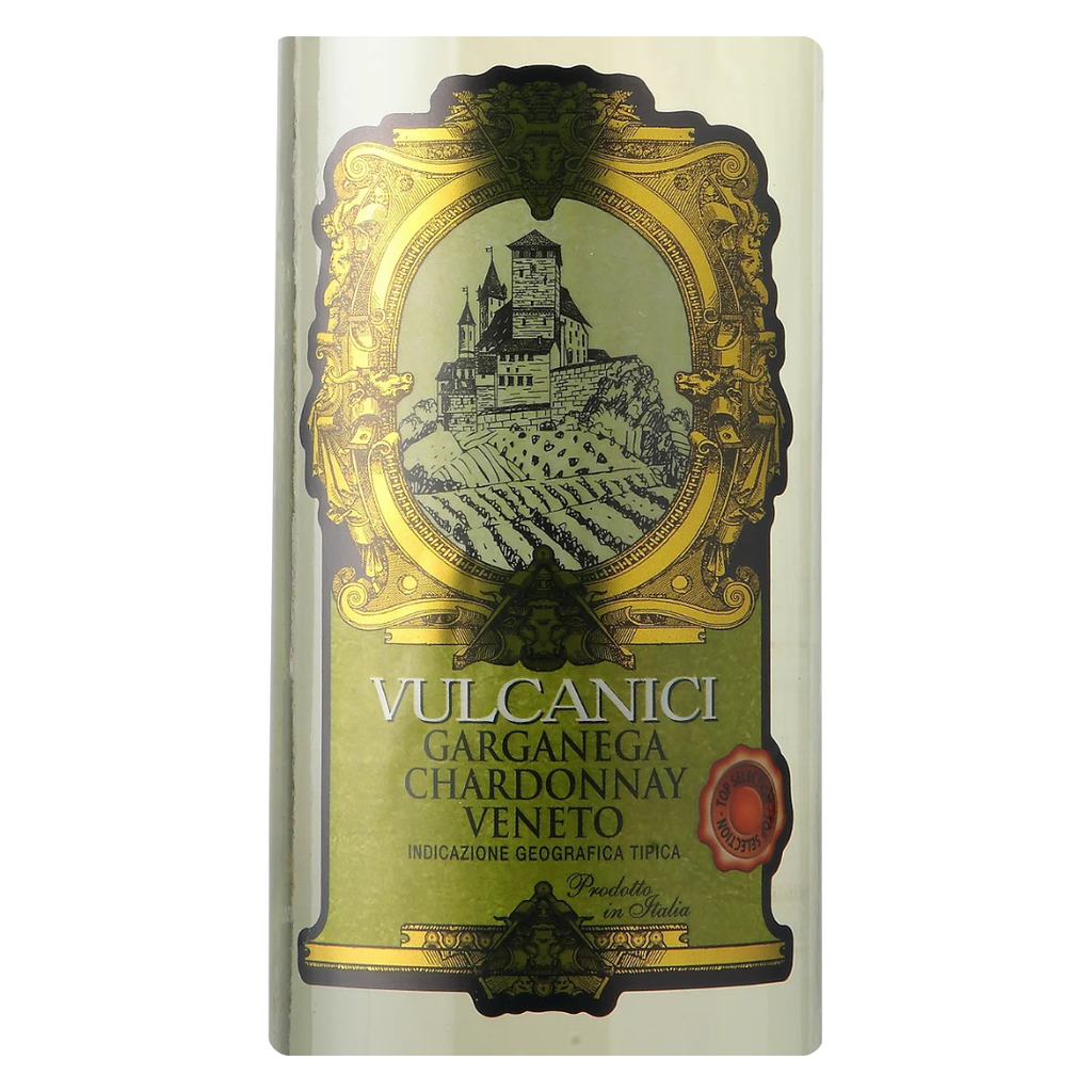 Detalhe do rótulo do vinho branco Vulcanici, mostrando as uvas Garganega e Chardonnay, o produtor e a denominação Veneto IGT.