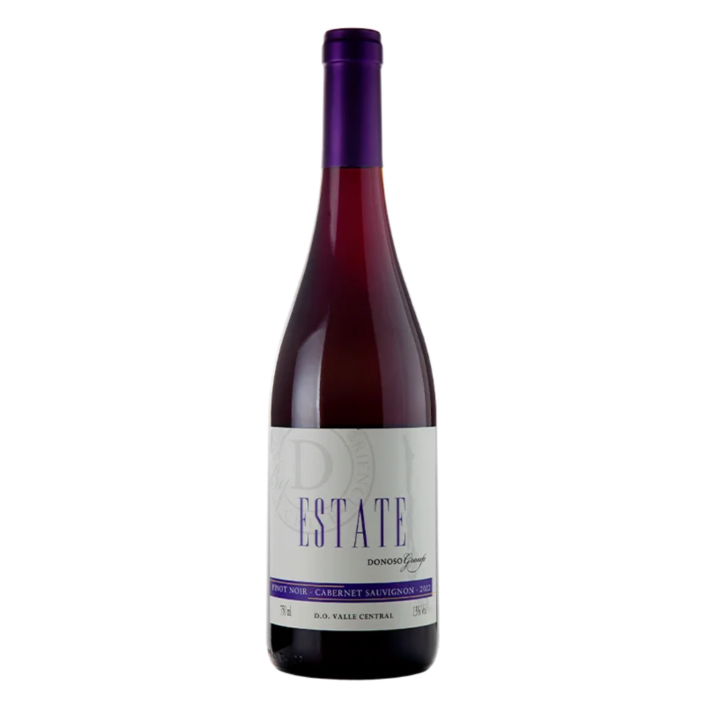 Garrafa do vinho tinto chileno Casa Donoso Group Estate Blend Cabernet Sauvignon/Pinot Noir 750ml em fundo branco, destacando o rótulo frontal com menção ao blend inovador.