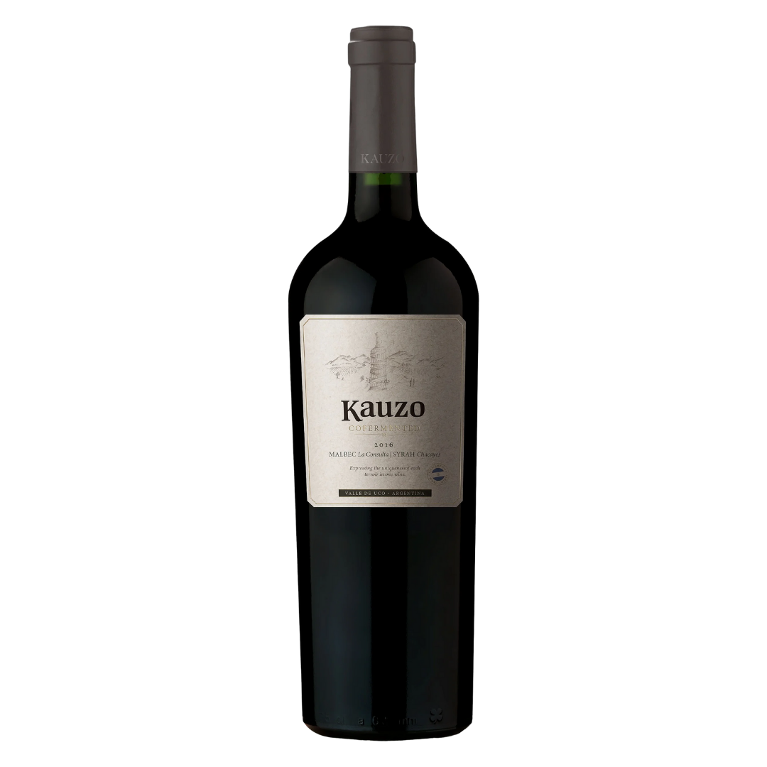 Garrafa do vinho tinto argentino Kauzo Malbec em fundo branco, destacando o rótulo frontal com denominação Vale do Uco