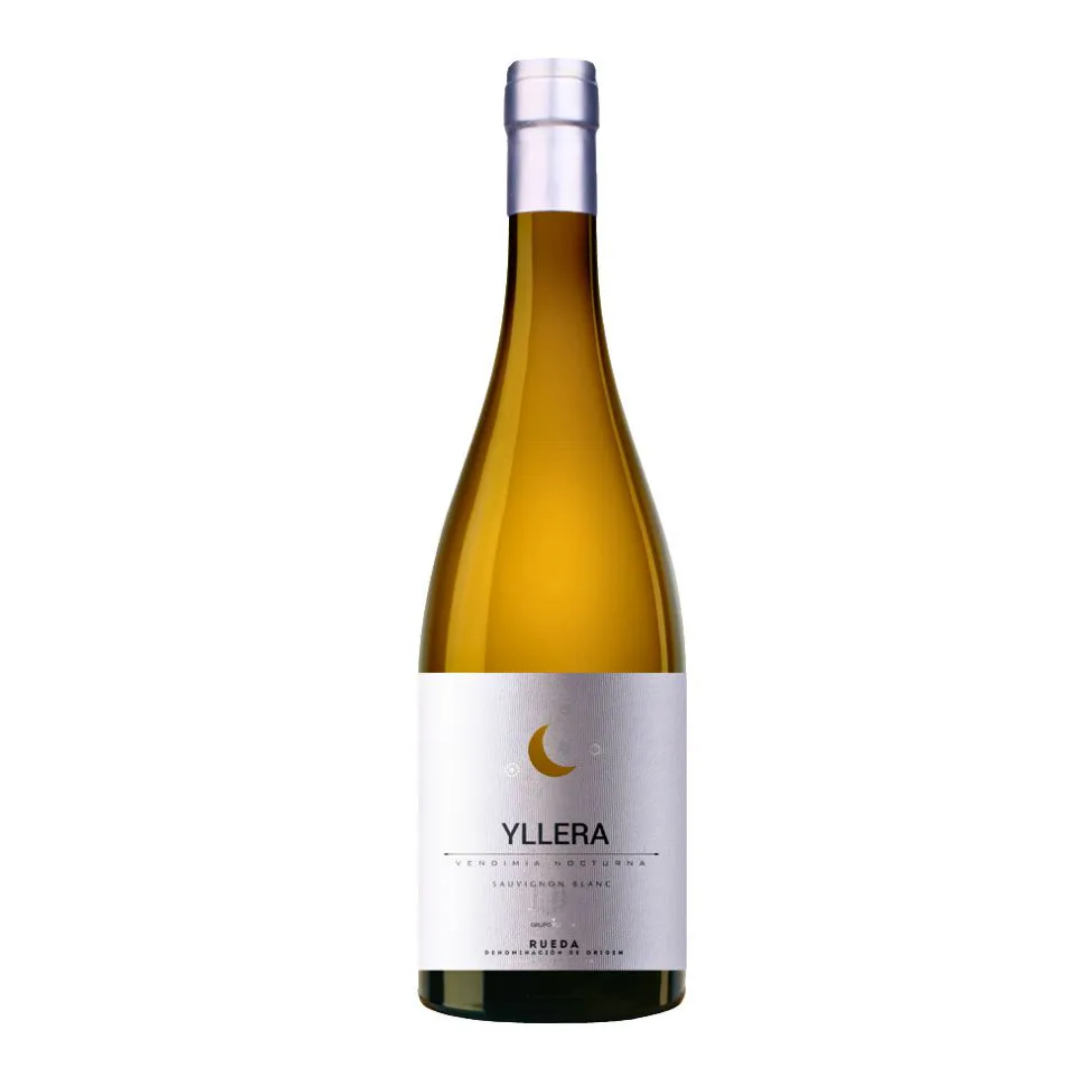 Garrafa do vinho branco Yllera Vendimia Nocturna Sauvignon Blanc 750ml da Yllera Bodegas & Viñedos, da D.O. Rueda, Espanha, em fundo branco com destaque para o rótulo frontal.